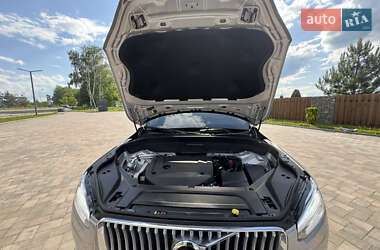 Позашляховик / Кросовер Volvo XC90 2022 в 