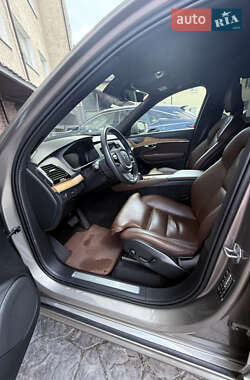 Внедорожник / Кроссовер Volvo XC90 2021 в 