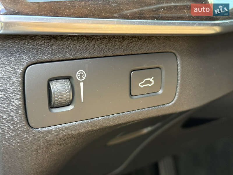 Внедорожник / Кроссовер Volvo XC90 2015 в Киеве
