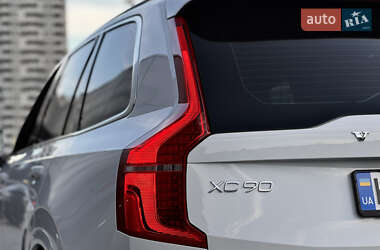 Внедорожник / Кроссовер Volvo XC90 2019 в 
