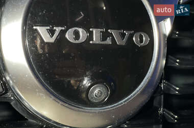 Позашляховик / Кросовер Volvo XC90 2020 в 