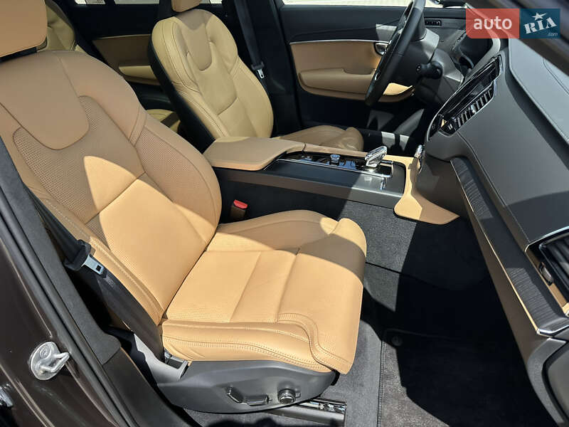 Внедорожник / Кроссовер Volvo XC90 2024 в Ужгороде