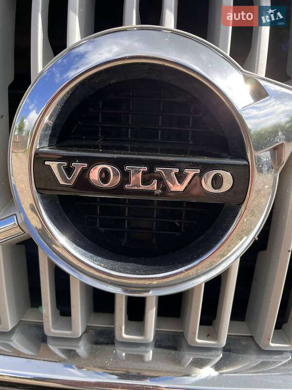 Внедорожник / Кроссовер Volvo XC90 2015 в Тарутине