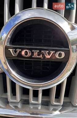 Внедорожник / Кроссовер Volvo XC90 2015 в 