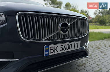 Внедорожник / Кроссовер Volvo XC90 2017 в 