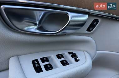 Внедорожник / Кроссовер Volvo XC90 2021 в 