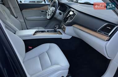 Внедорожник / Кроссовер Volvo XC90 2021 в 