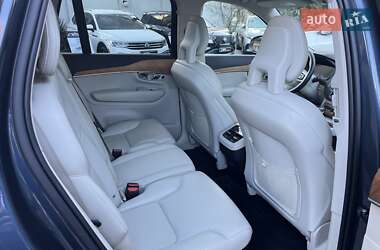 Внедорожник / Кроссовер Volvo XC90 2021 в 