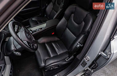 Внедорожник / Кроссовер Volvo XC90 2022 в 