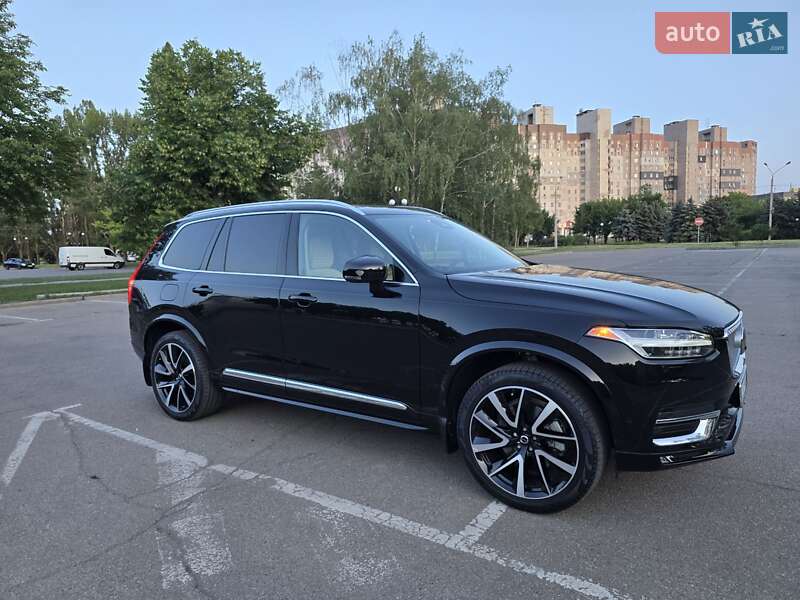 Внедорожник / Кроссовер Volvo XC90 2022 в 