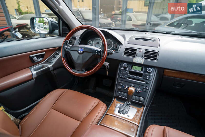Внедорожник / Кроссовер Volvo XC90 2007 в Киеве