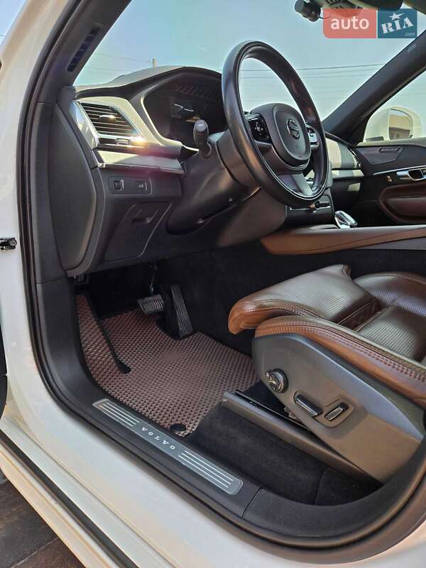 Позашляховик / Кросовер Volvo XC90 2020 в Дніпрі