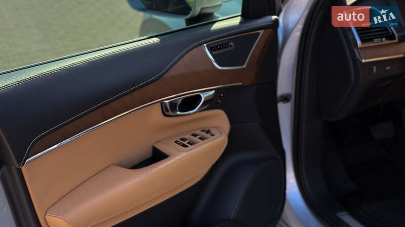 Внедорожник / Кроссовер Volvo XC90 2017 в Киеве