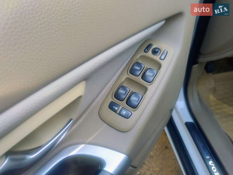 Внедорожник / Кроссовер Volvo XC90 2011 в Чернигове