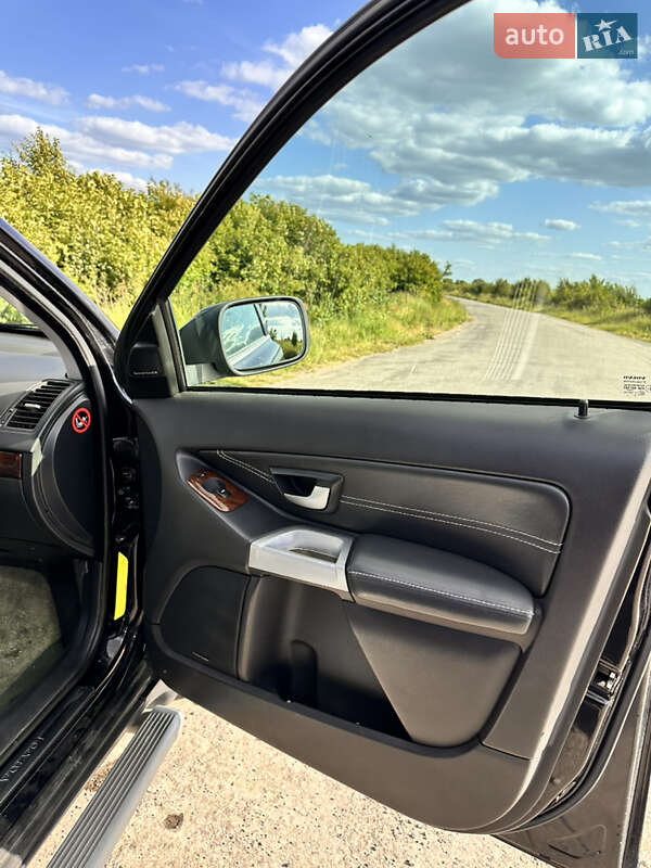 Внедорожник / Кроссовер Volvo XC90 2005 в Буске