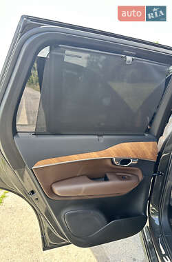 Внедорожник / Кроссовер Volvo XC90 2021 в 