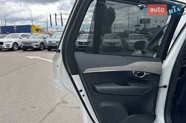 Позашляховик / Кросовер Volvo XC90 2023 в 