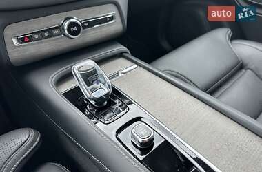Позашляховик / Кросовер Volvo XC90 2023 в 