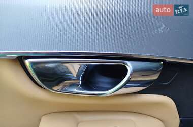 Внедорожник / Кроссовер Volvo XC90 2016 в 