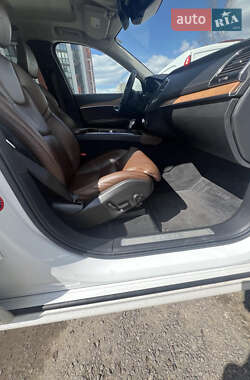 Внедорожник / Кроссовер Volvo XC90 2017 в 
