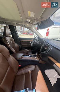 Внедорожник / Кроссовер Volvo XC90 2017 в 
