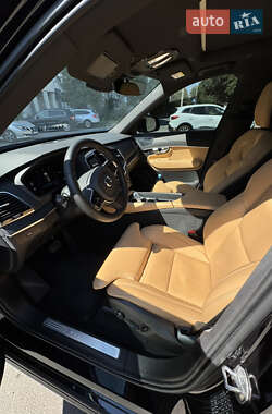 Внедорожник / Кроссовер Volvo XC90 2024 в 