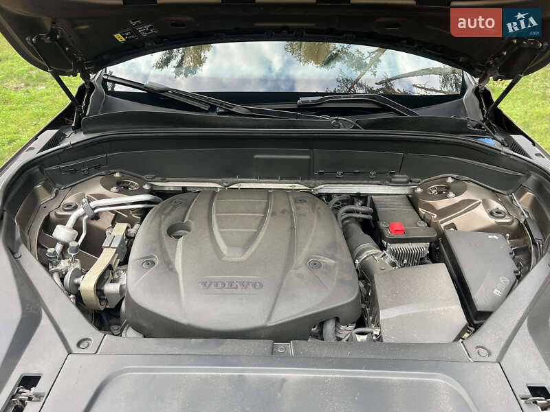 Внедорожник / Кроссовер Volvo XC90 2017 в Киеве