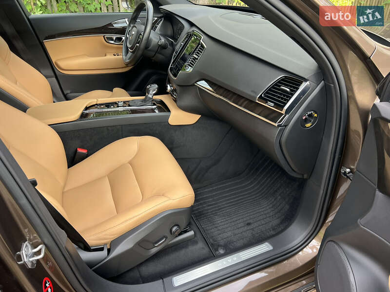 Внедорожник / Кроссовер Volvo XC90 2017 в Киеве