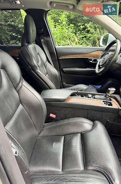 Внедорожник / Кроссовер Volvo XC90 2019 в 