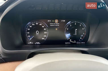 Внедорожник / Кроссовер Volvo XC90 2018 в 