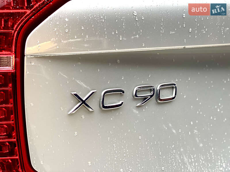 Внедорожник / Кроссовер Volvo XC90 2015 в Киеве