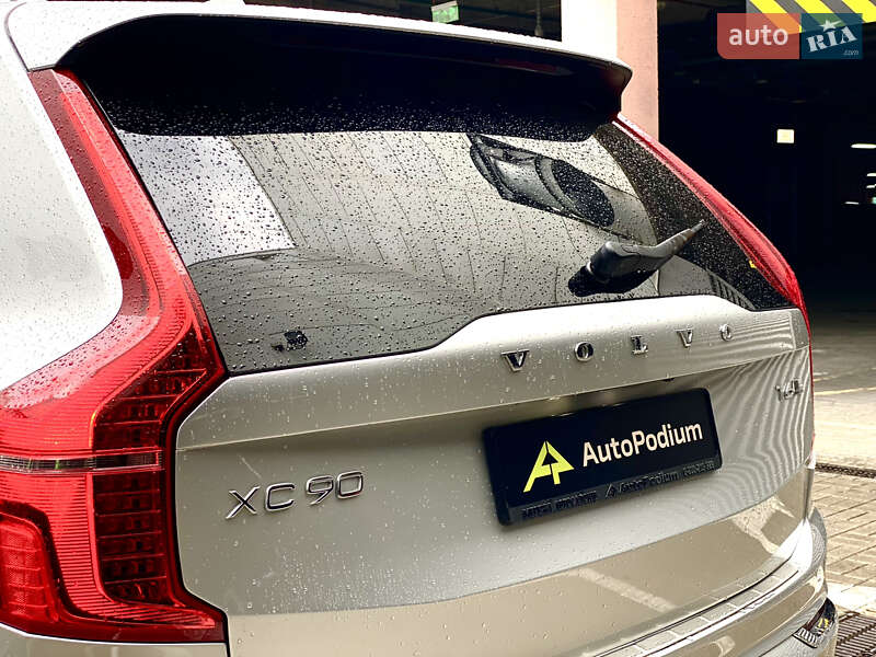 Внедорожник / Кроссовер Volvo XC90 2015 в Киеве