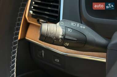 Внедорожник / Кроссовер Volvo XC90 2020 в 
