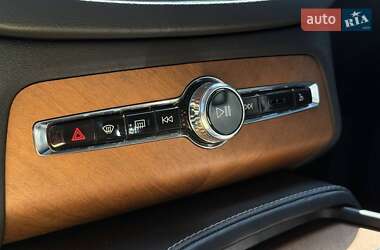 Внедорожник / Кроссовер Volvo XC90 2020 в 