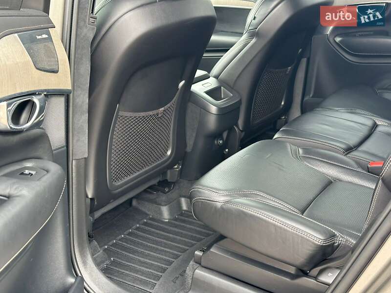 Внедорожник / Кроссовер Volvo XC90 2019 в Киеве