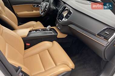 Внедорожник / Кроссовер Volvo XC90 2020 в 