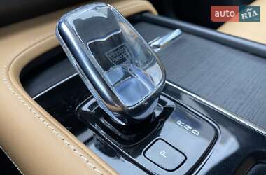 Внедорожник / Кроссовер Volvo XC90 2020 в 
