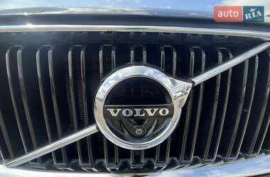 Внедорожник / Кроссовер Volvo XC90 2015 в 