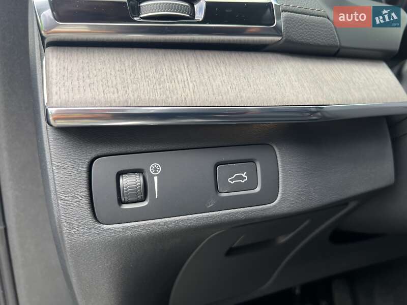 Внедорожник / Кроссовер Volvo XC90 2020 в Киеве