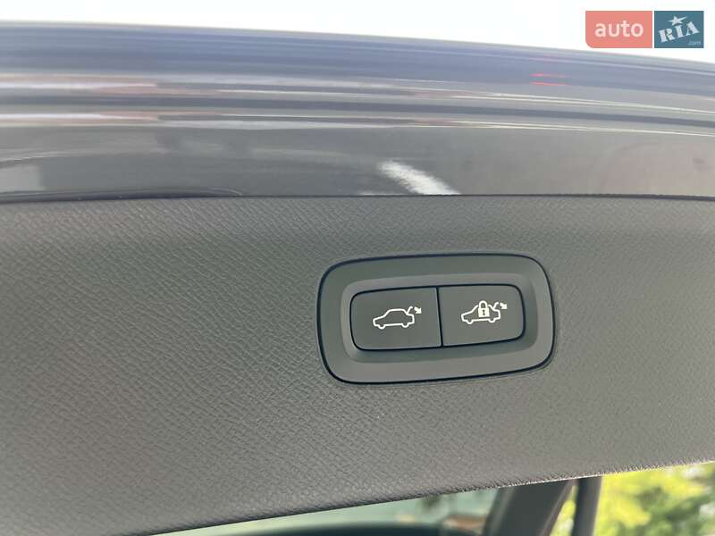 Внедорожник / Кроссовер Volvo XC90 2020 в Киеве