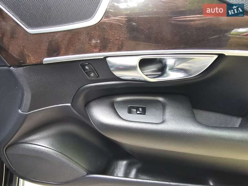 Позашляховик / Кросовер Volvo XC90 2018 в Львові