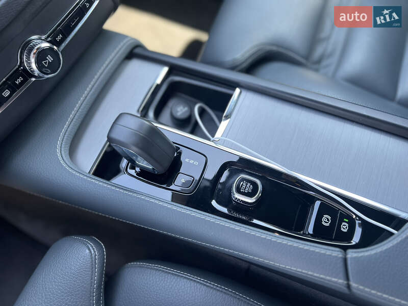 Внедорожник / Кроссовер Volvo XC90 2021 в Ужгороде