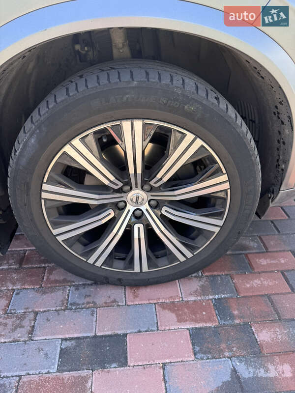 Внедорожник / Кроссовер Volvo XC90 2020 в Киеве