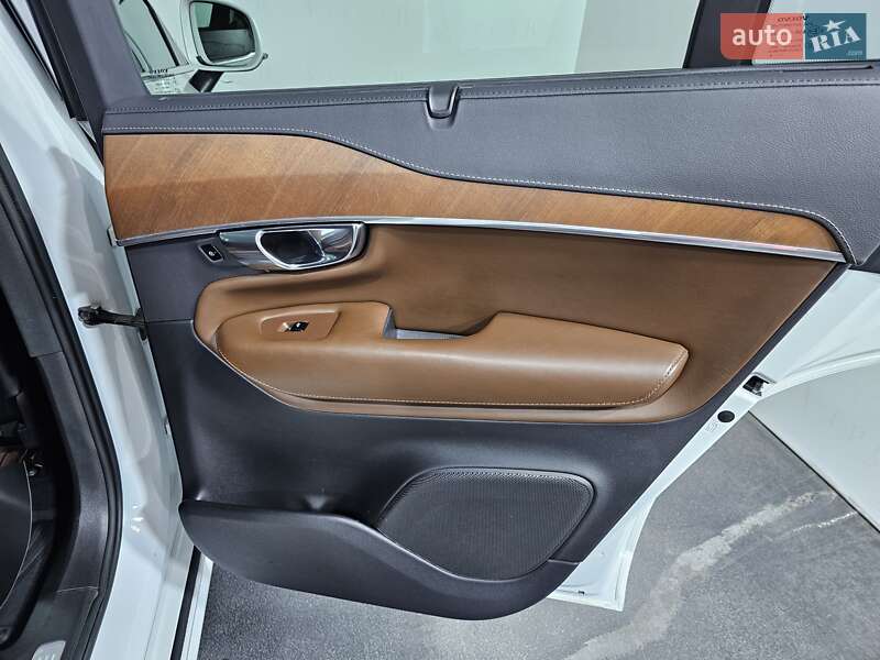 Внедорожник / Кроссовер Volvo XC90 2018 в Киеве