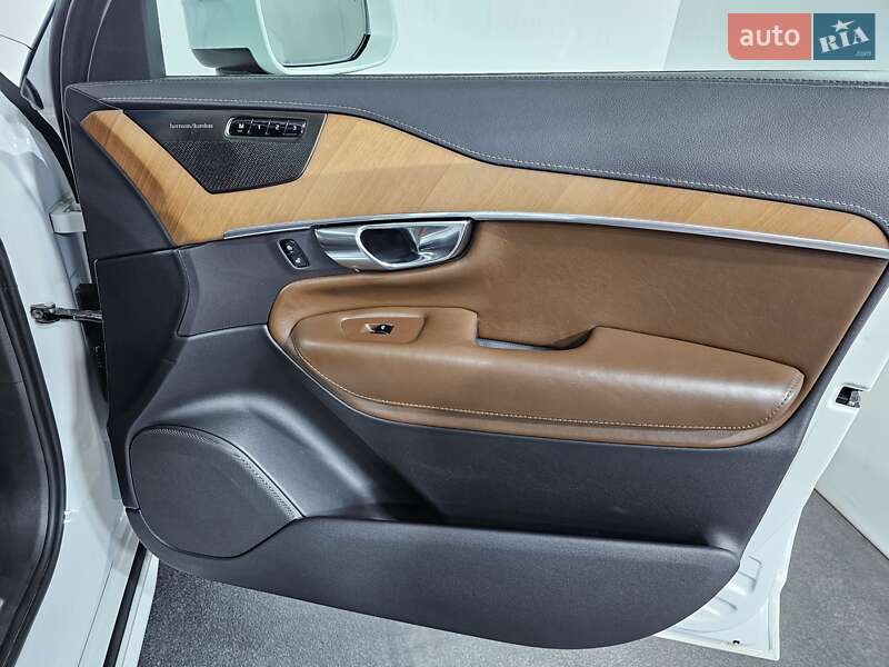 Внедорожник / Кроссовер Volvo XC90 2018 в Киеве