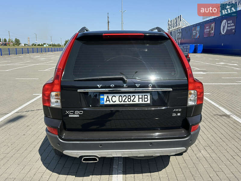 Внедорожник / Кроссовер Volvo XC90 2006 в Нововолынске
