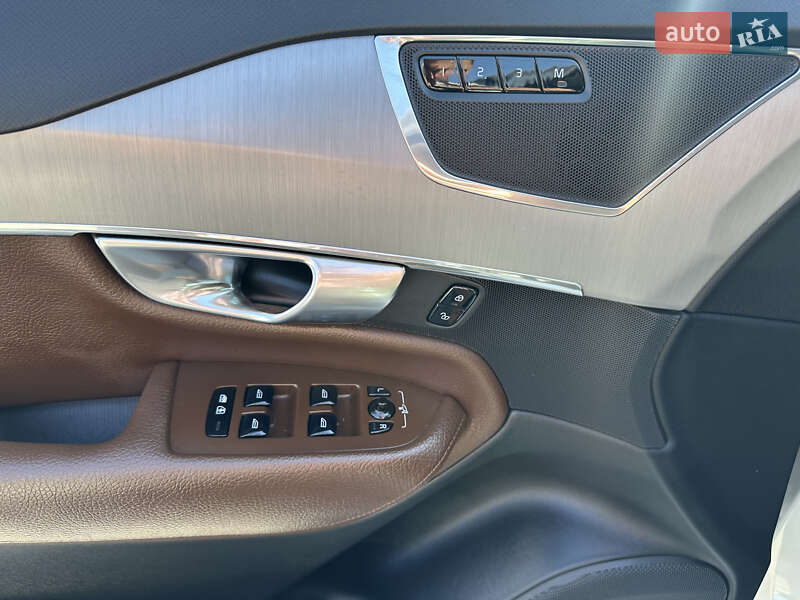 Внедорожник / Кроссовер Volvo XC90 2019 в Киеве