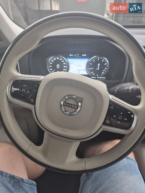 Позашляховик / Кросовер Volvo XC90 2020 в Києві фото 13 Позашляховик / Кросовер Volvo XC90 2020 в Києві