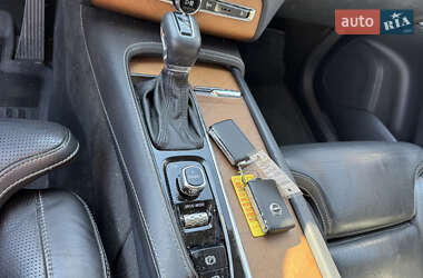 Внедорожник / Кроссовер Volvo XC90 2016 в 