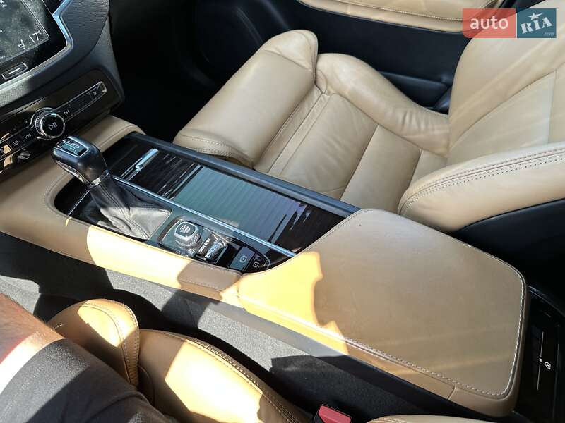 Позашляховик / Кросовер Volvo XC90 2018 в Житомирі фото 65 Позашляховик / Кросовер Volvo XC90 2018 в Житомирі